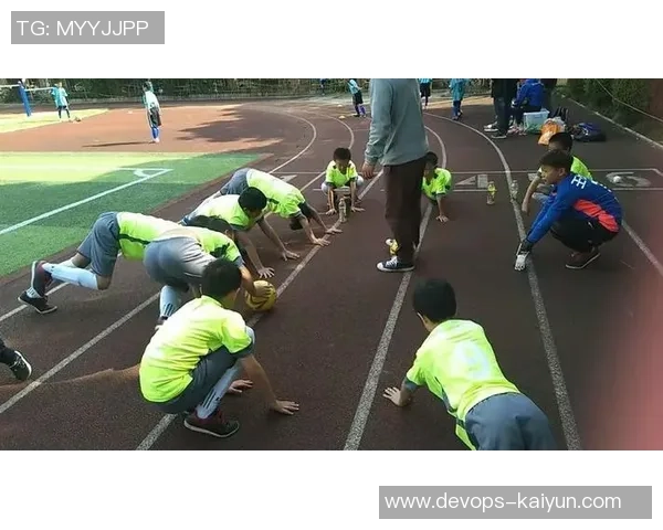 难忘的足球赛日记记录了激情与友谊的瞬间